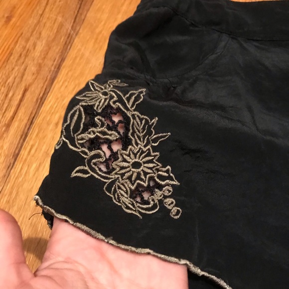 LUX  embroidered satin like shorts - Picture 3 of 7